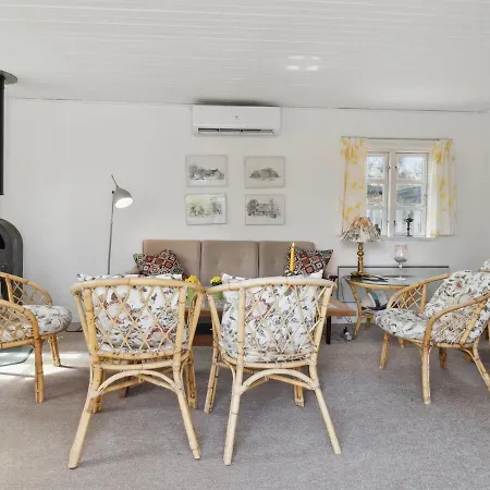 Holiday home Ingobert - 50m From The Sea In Ne Jutland By Interhome Hals