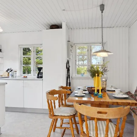 Holiday home Ingobert - 50m From The Sea In Ne Jutland By Interhome Hals