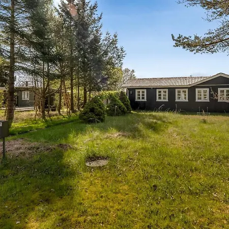 Holiday home Ingobert - 50m From The Sea In Ne Jutland By Interhome *